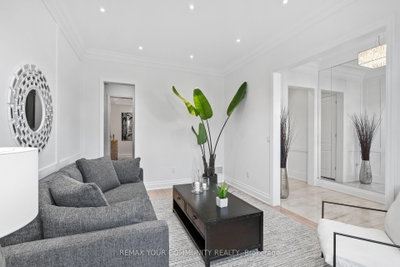 106 Forest Grove Court • Aurora, ON photo 9