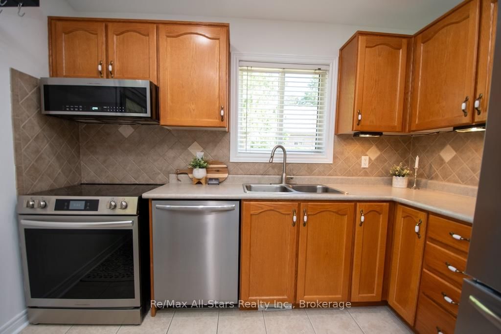 48 Brule Lakeway • Georgina, ON photo 13