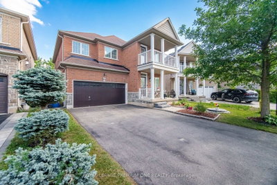 62 Lost Pond Crescent • Whitchurch-Stouffville, ON photo 2