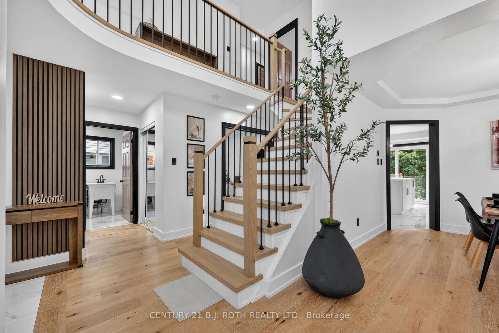 1077 CORRIE Street • Innisfil, ON photo 4