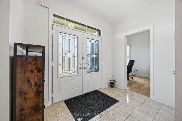 104 Sharpe Crescent
