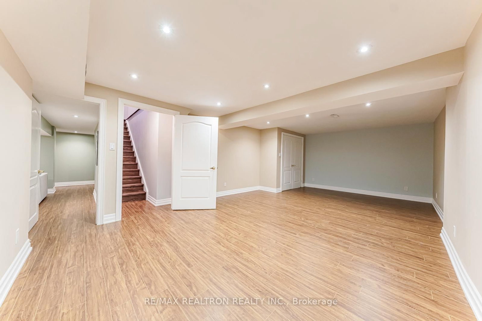 4 The Fairways • Markham, ON photo 42