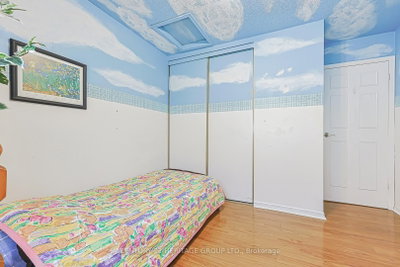 8 Millcroft Way • Vaughan, ON