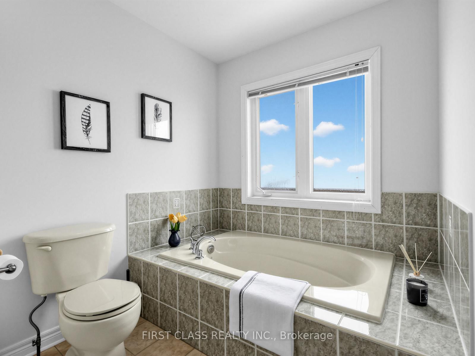 8 Townwood Drive • #36 • Richmond Hill, ON photo 14