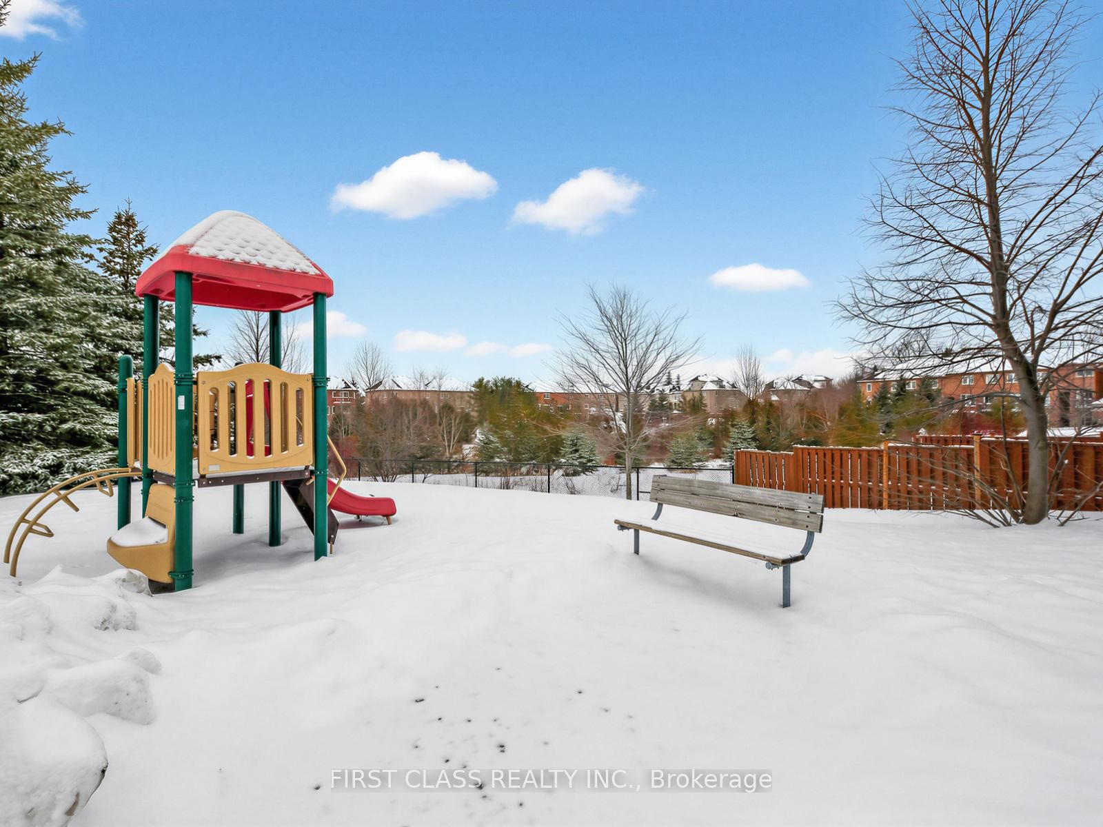 8 Townwood Drive • #36 • Richmond Hill, ON photo 33