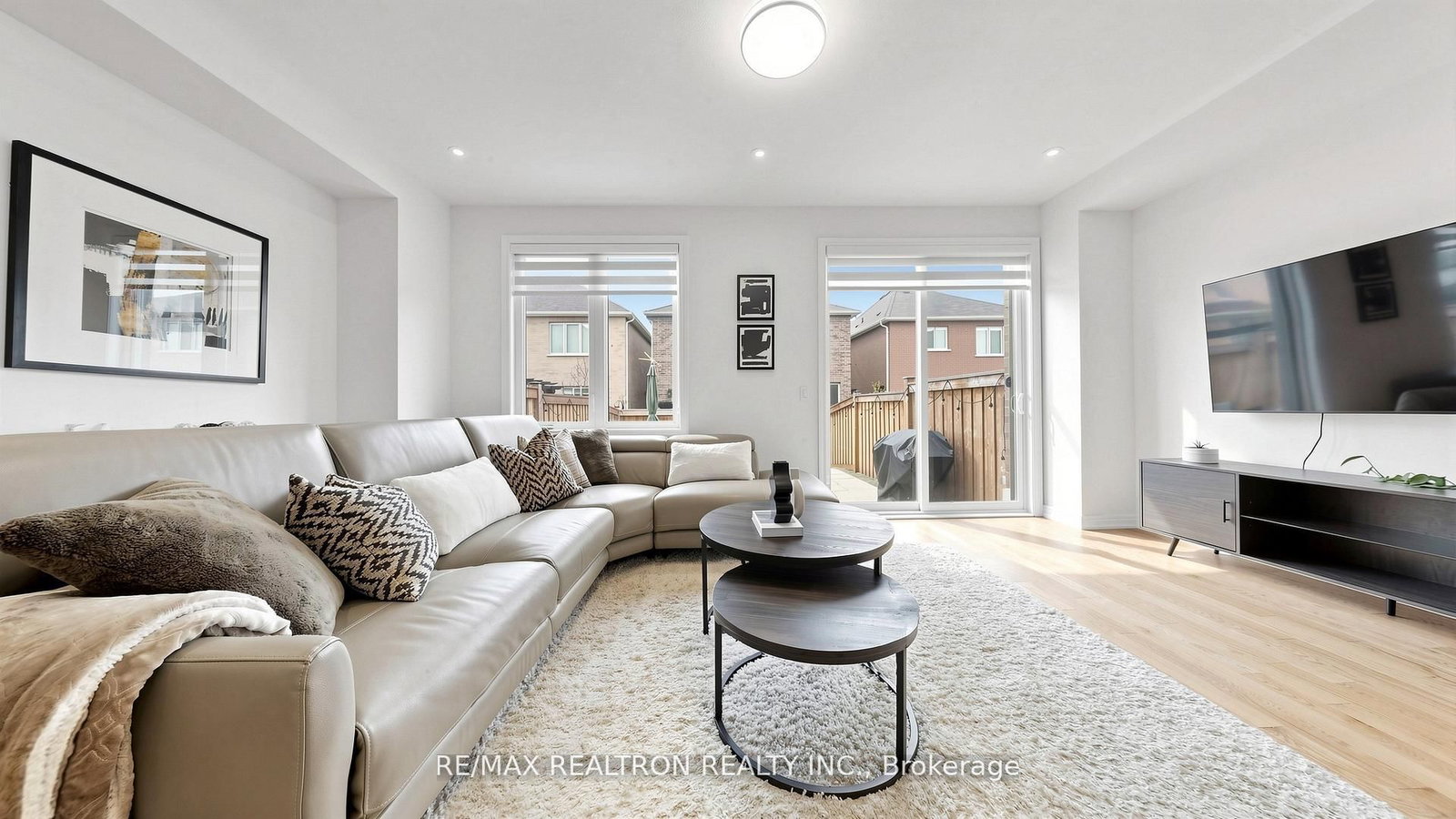 26 Flower Garden Trail • Whitchurch-Stouffville, ON photo 6
