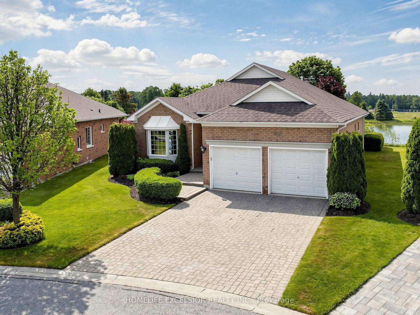 77-31 Sneads Green, Whitchurch-Stouffville, view 2
