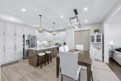 90 Gibson Circle • Bradford West Gwillimbury, ON photo 8
