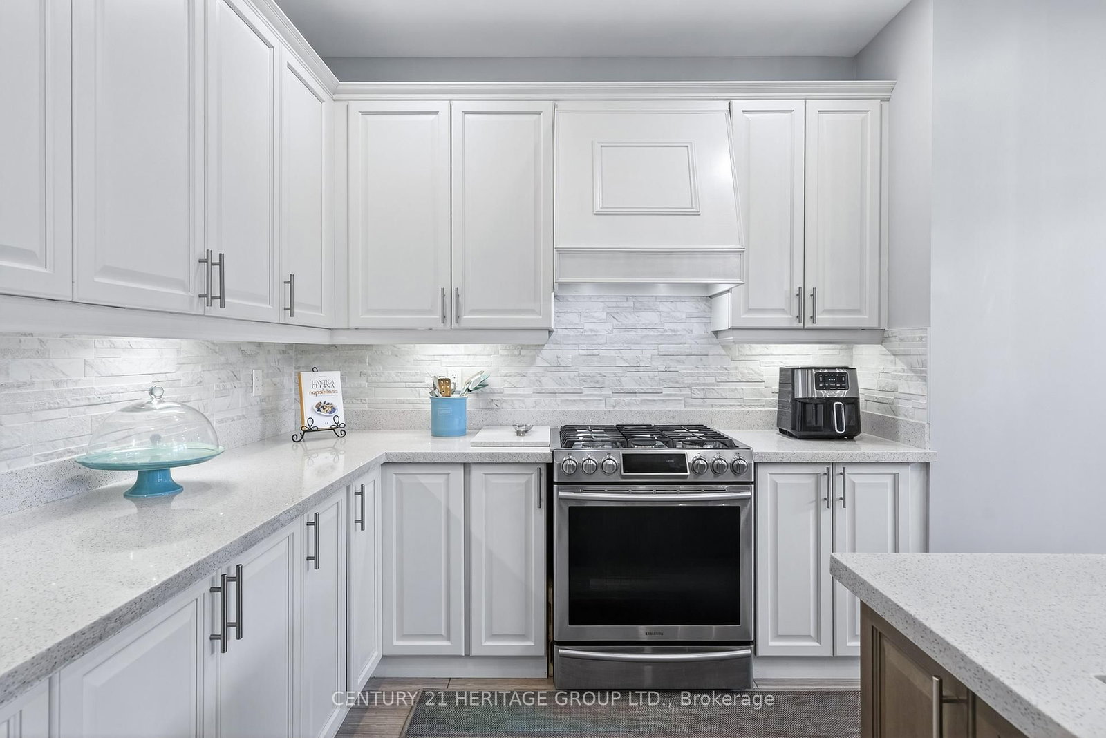 90 Gibson Circle • Bradford West Gwillimbury, ON photo 9
