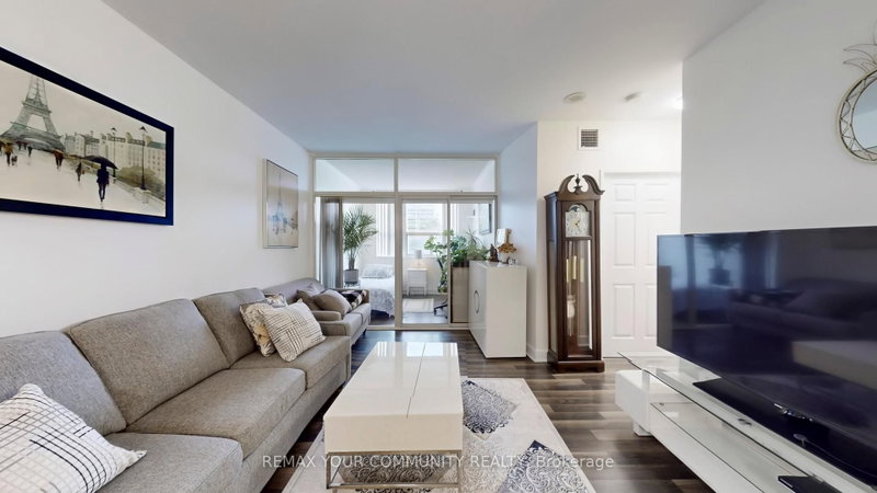 111 - 7398 Yonge Street