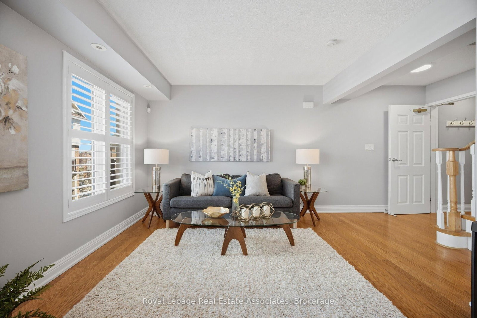 192 Louisbourg Way • Markham, ON photo 3