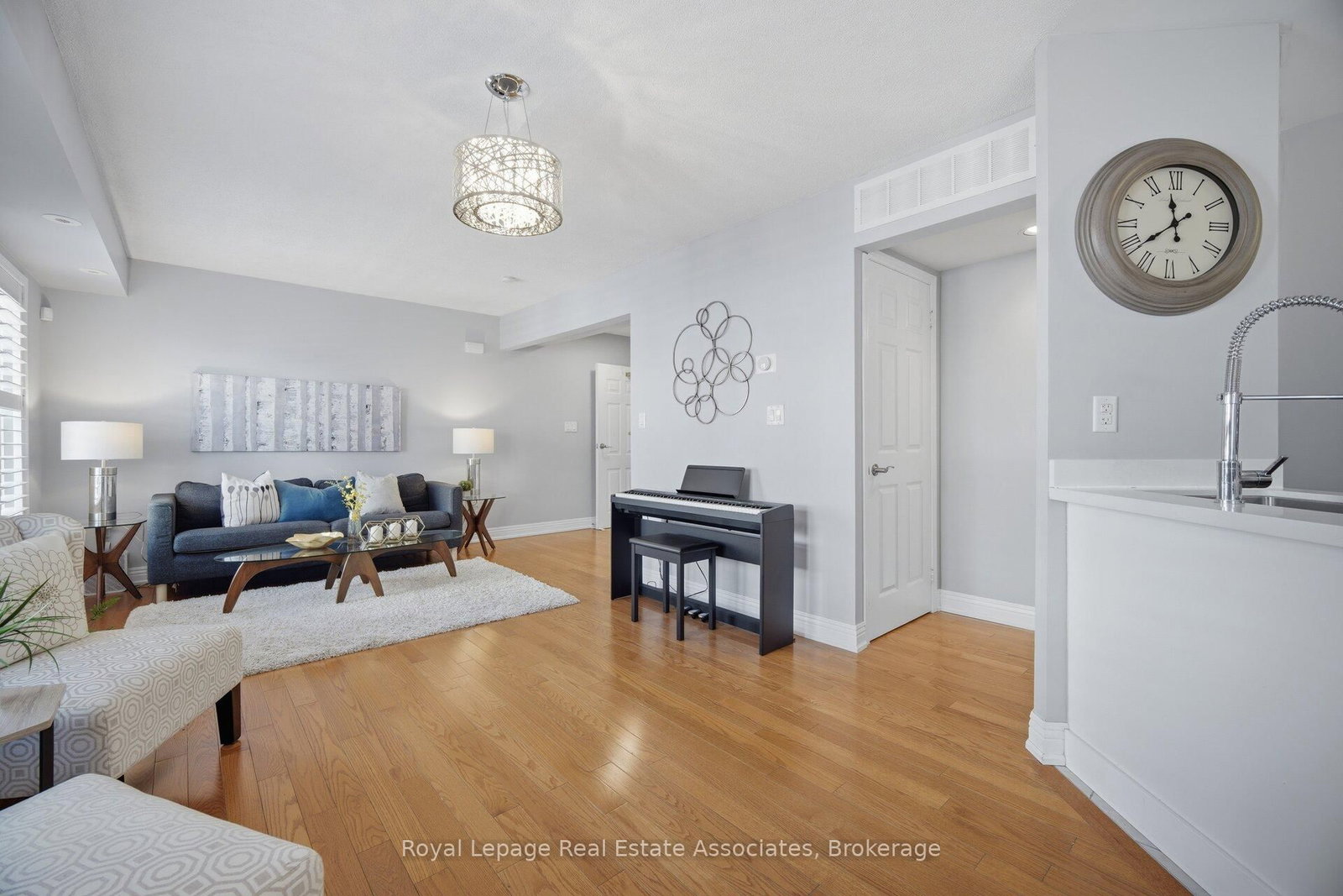 192 Louisbourg Way • Markham, ON photo 7