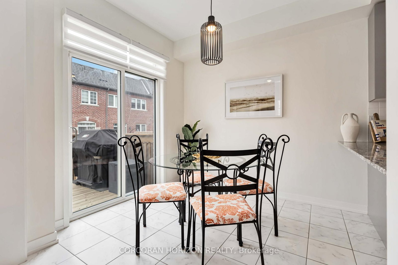 81 Dundonald Trail • Newmarket, ON photo 15