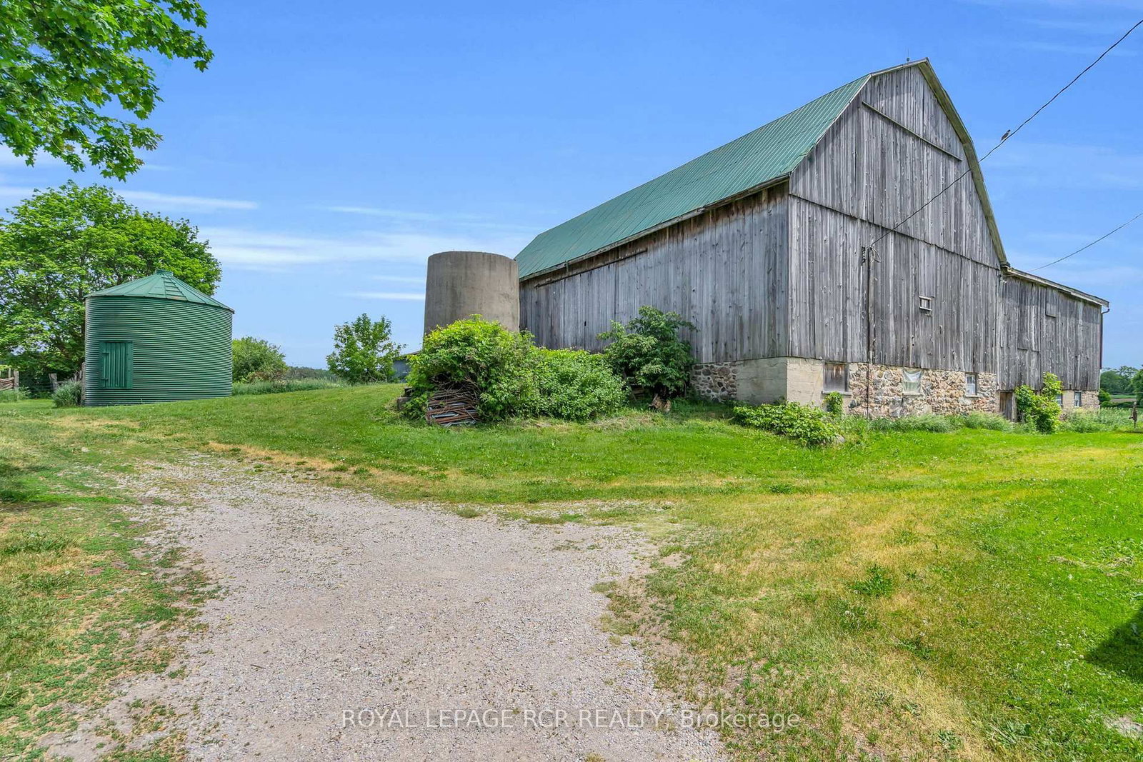 20893 Woodbine Avenue • East Gwillimbury, ON photo 15