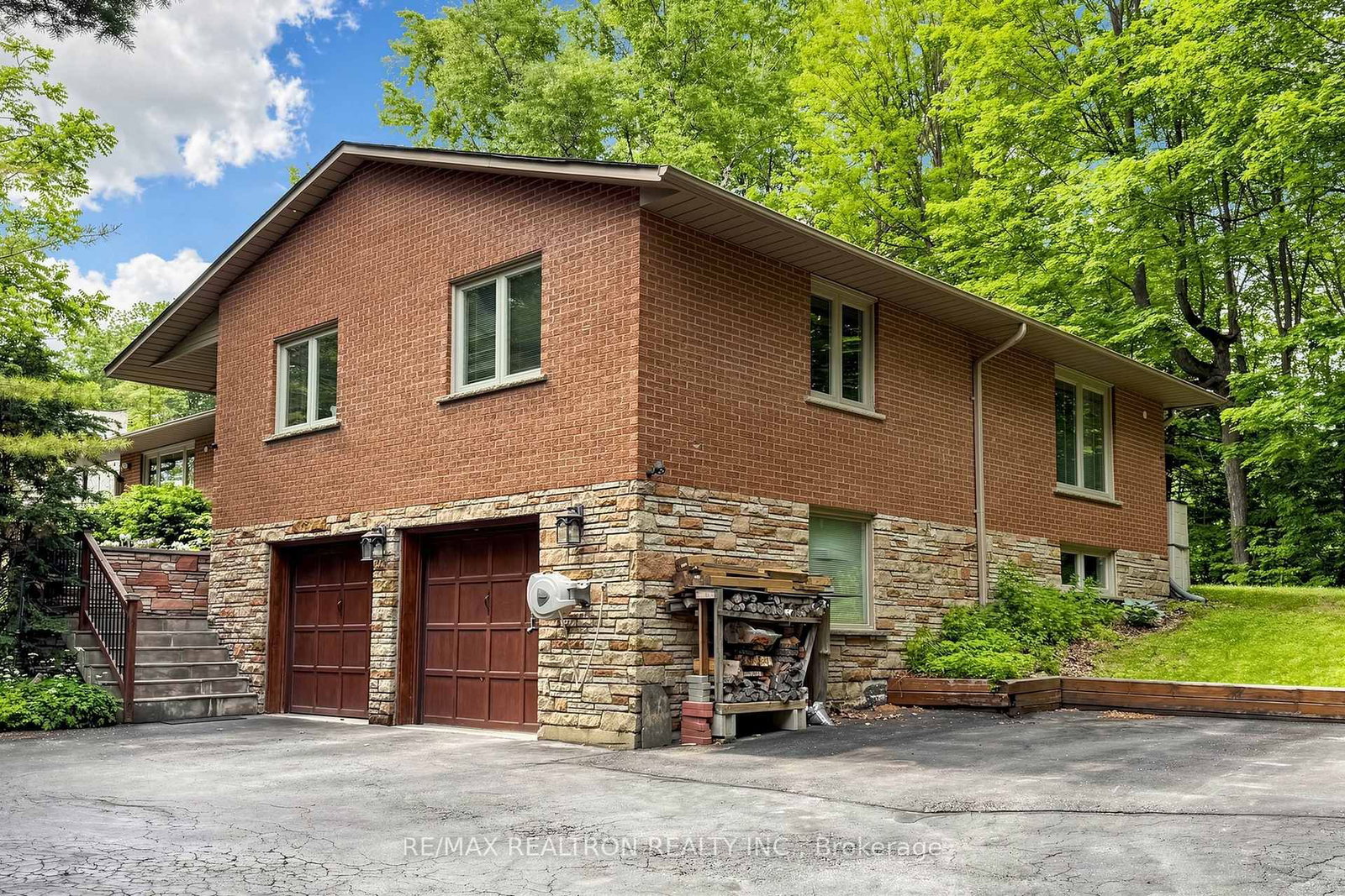 250 Kingscross Drive • King, ON photo 11