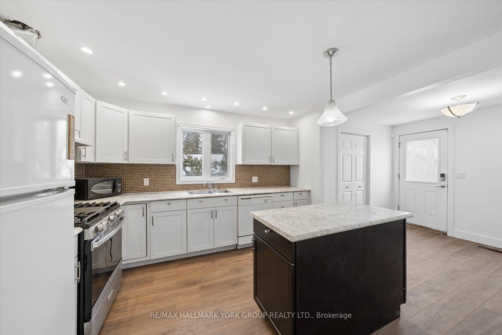 Upper - 27008 Kennedy Road, Georgina 5