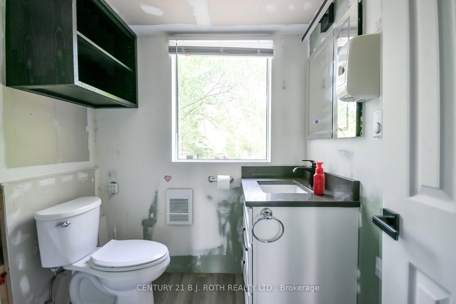 7906 Main Street • Adjala-Tosorontio, ON photo 26