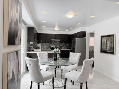 212 risebrough Circuit • Markham, ON photo 8