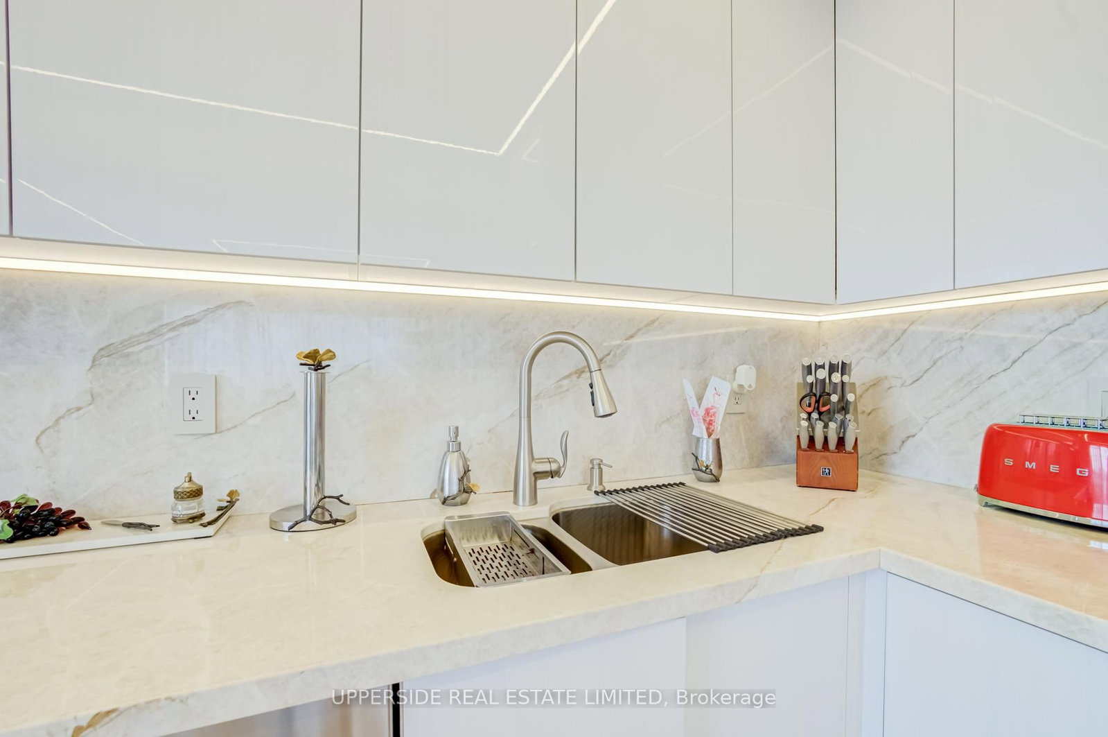 91 Townsgate Drive • #1204 • Vaughan, ON photo 13