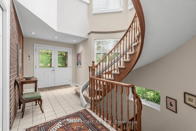 10 Parklawn Crescent — photo 5