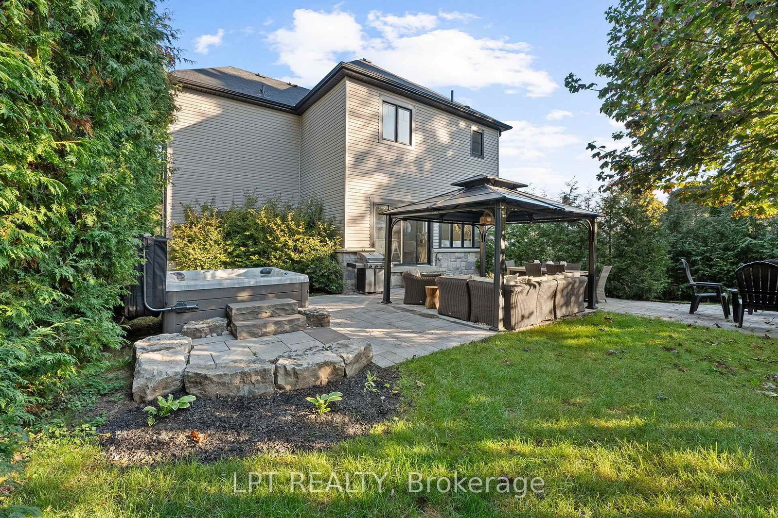 258 Andrew Street • Newmarket, ON photo 43