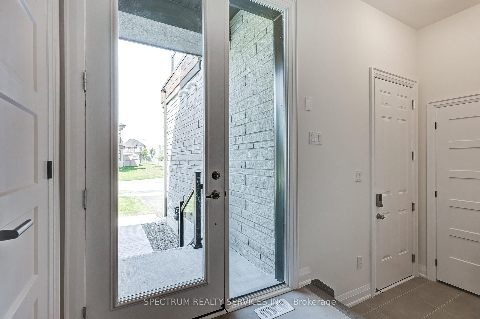 72 Adario Crescent • Vaughan, ON photo 5