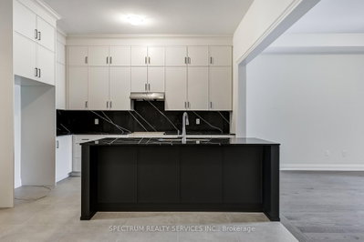 72 Adario Crescent • Vaughan, ON photo 9