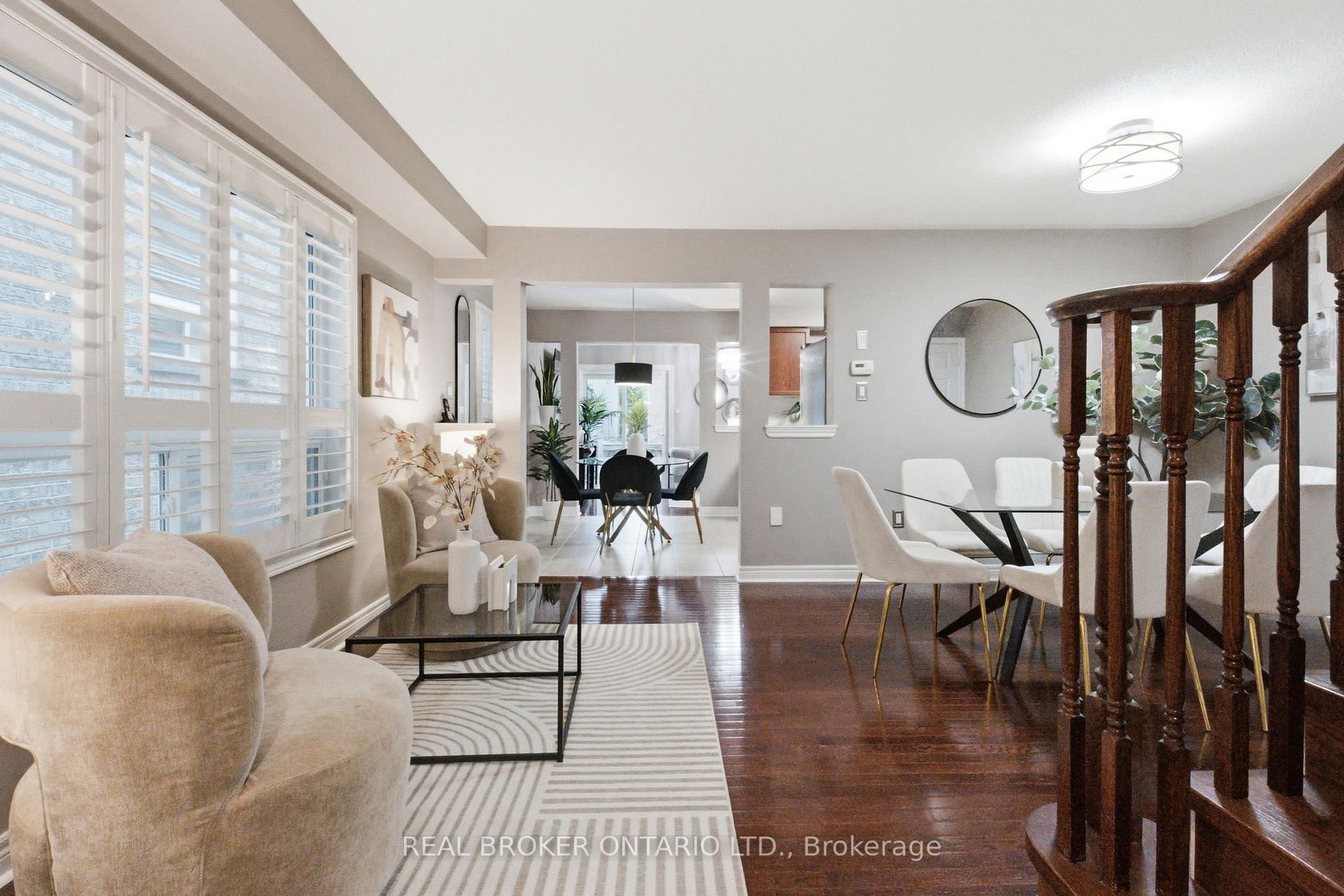 27 Harvest Hills Boulevard