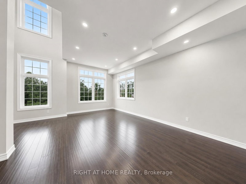637 Simcoe Street