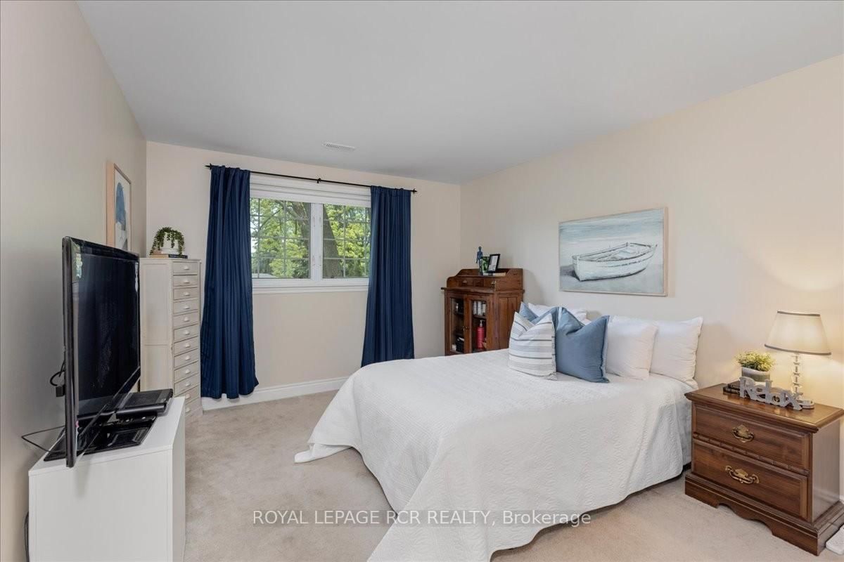 115 Beswick Drive • Newmarket, ON photo 17