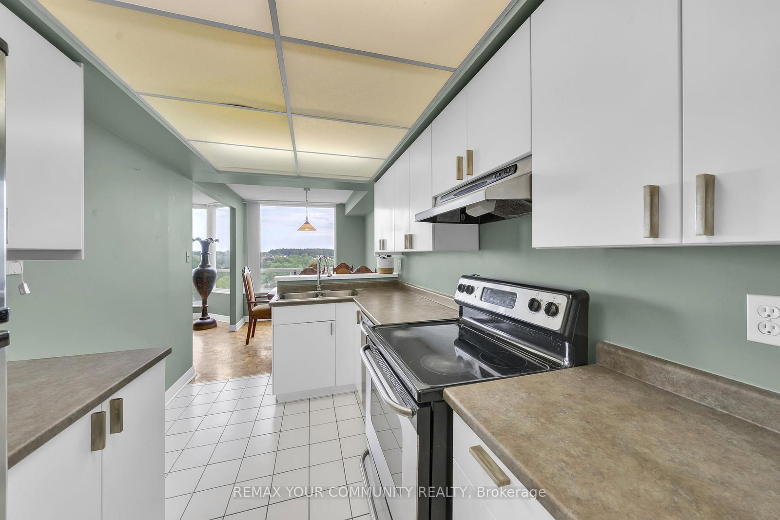175 Cedar Avenue • #913 • Richmond Hill, ON photo 10