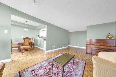 175 Cedar Avenue • #913 • Richmond Hill, ON photo 5