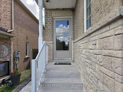 171 Stonebriar Drive • Vaughan, ON photo 2