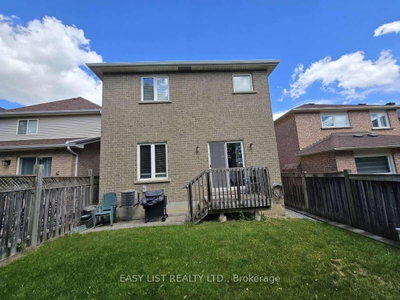 171 Stonebriar Drive • Vaughan, ON photo 3