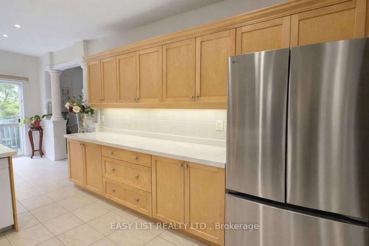 171 Stonebriar Drive • Vaughan, ON photo 9