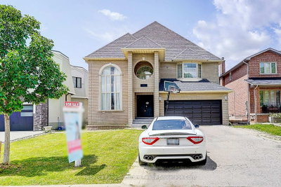 Maple, Vaughan - Photo 1