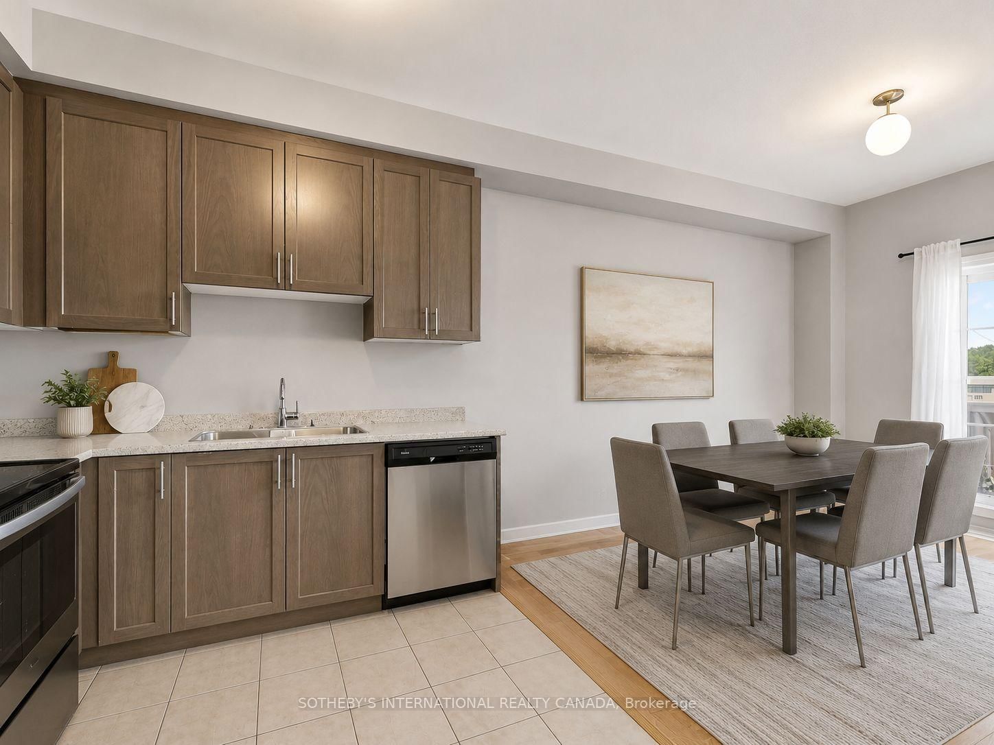 71 Daniele Crescent • Bradford West Gwillimbury, ON photo 4