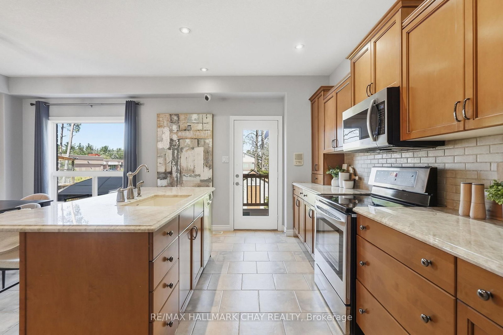 17 Armeda Clow Crescent • Essa, ON photo 13