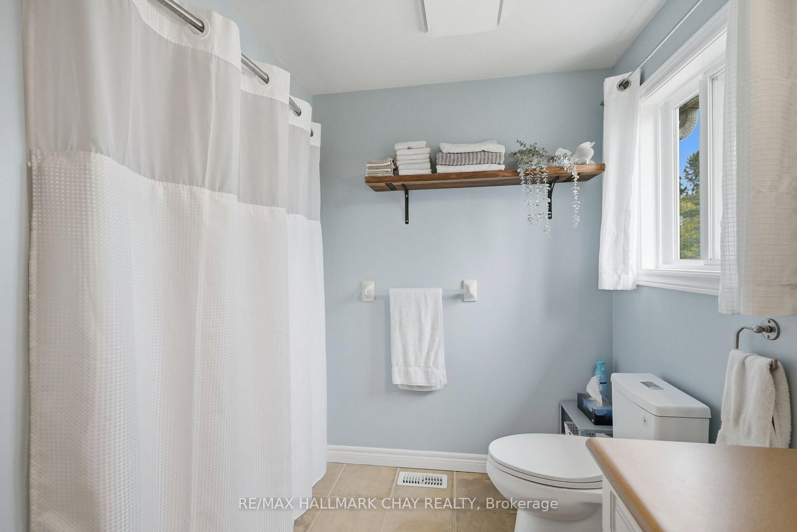 17 Armeda Clow Crescent • Essa, ON photo 34