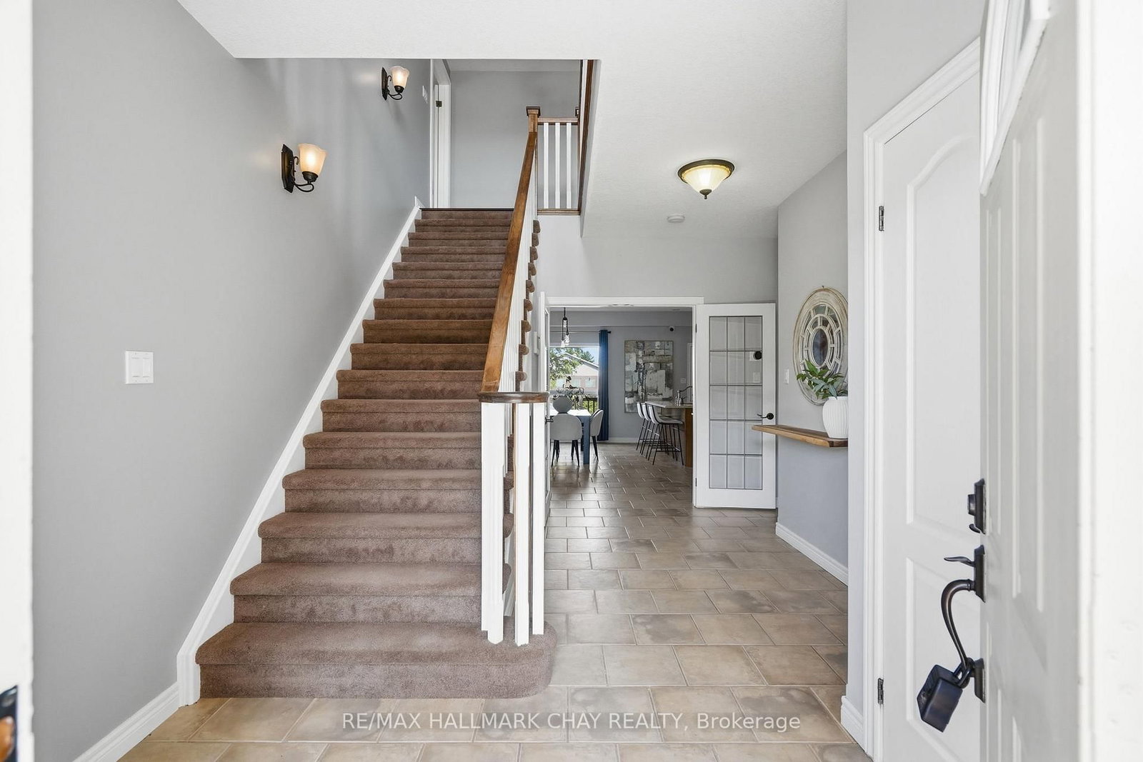 17 Armeda Clow Crescent • Essa, ON photo 4