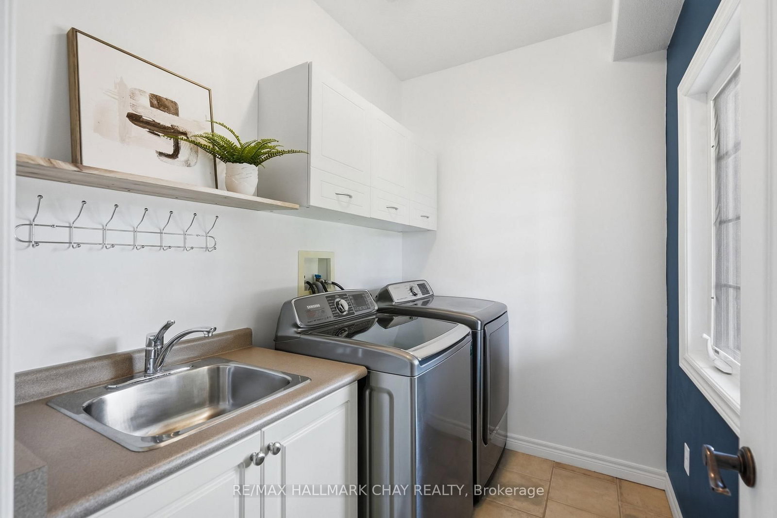 17 Armeda Clow Crescent • Essa, ON photo 6