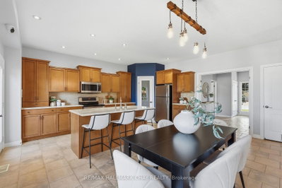 17 Armeda Clow Crescent • Essa, ON photo 9