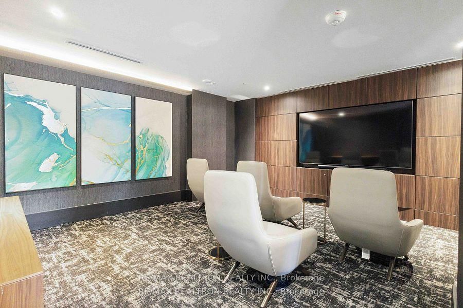 185 Deerfield Road, Unit 315