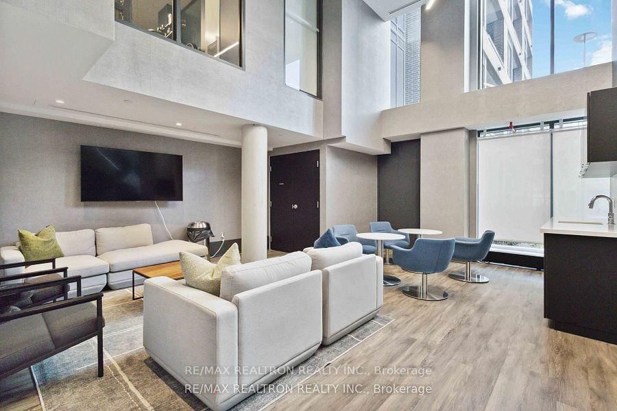 185 Deerfield Road, Unit 315
