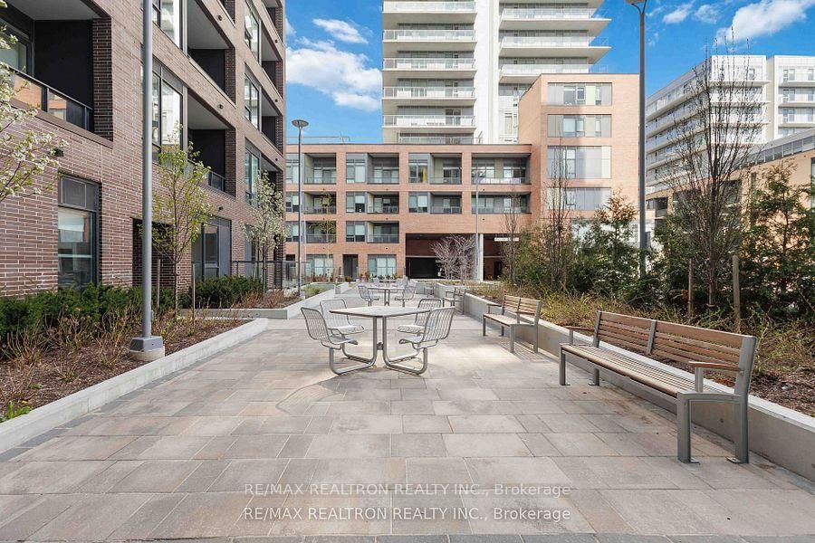 185 Deerfield Road, Unit 315