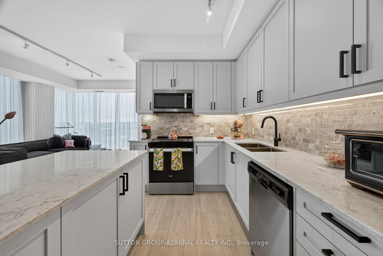 10 Gatineau Drive • #1206W • Vaughan, ON photo 3