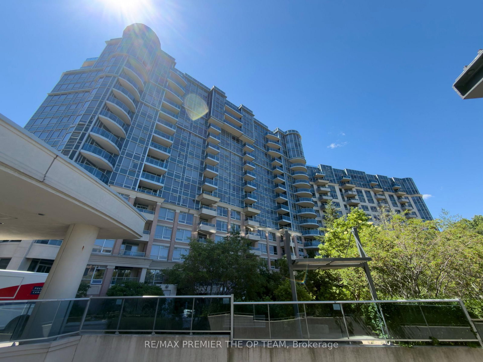 23 Cox Boulevard • #1077 • Markham, ON photo 2