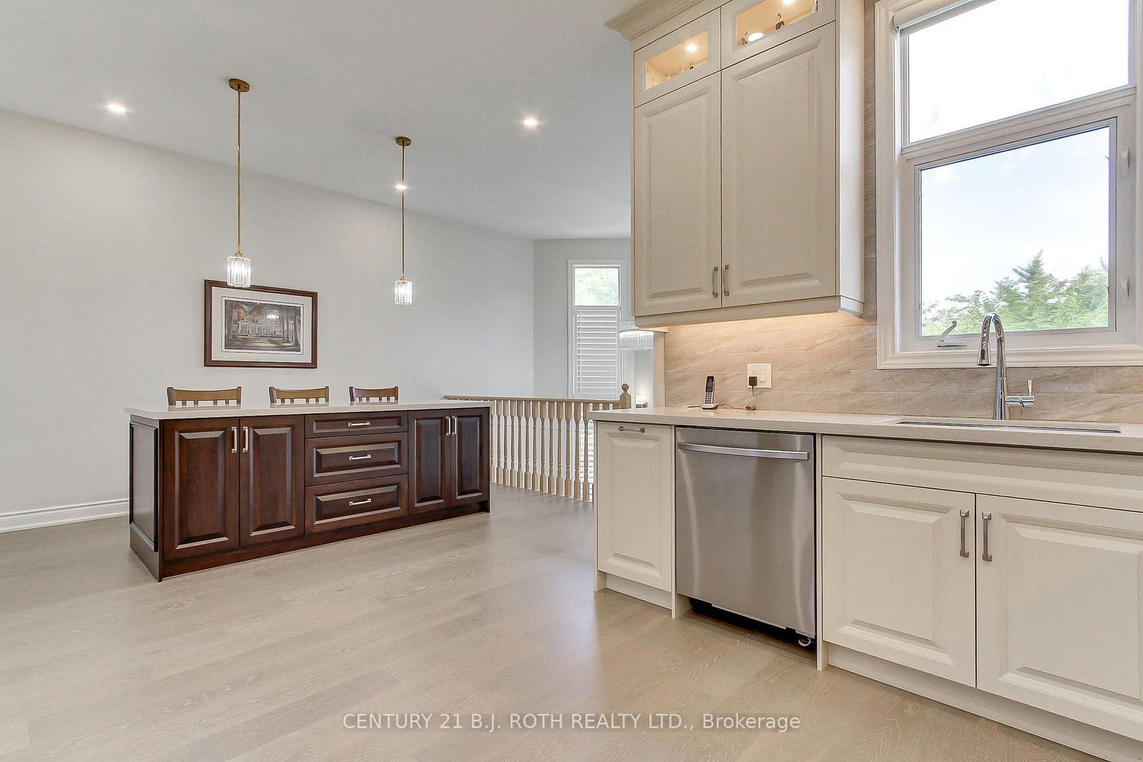 28 Poplar Drive • Richmond Hill, ON photo 12