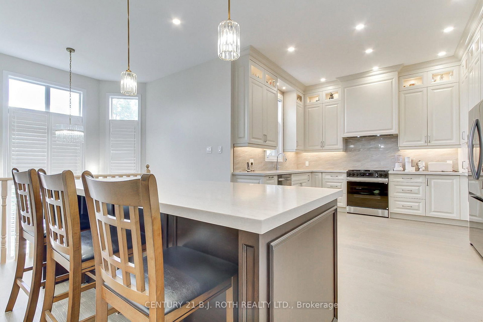28 Poplar Drive • Richmond Hill, ON photo 13