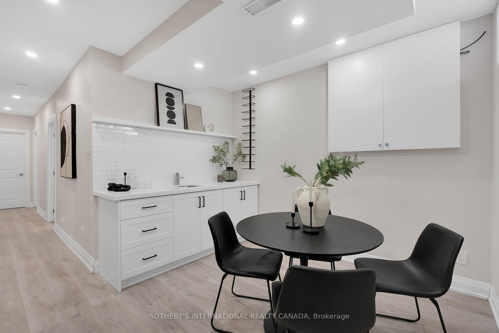 15 Wenderly Drive • Aurora, ON photo 13